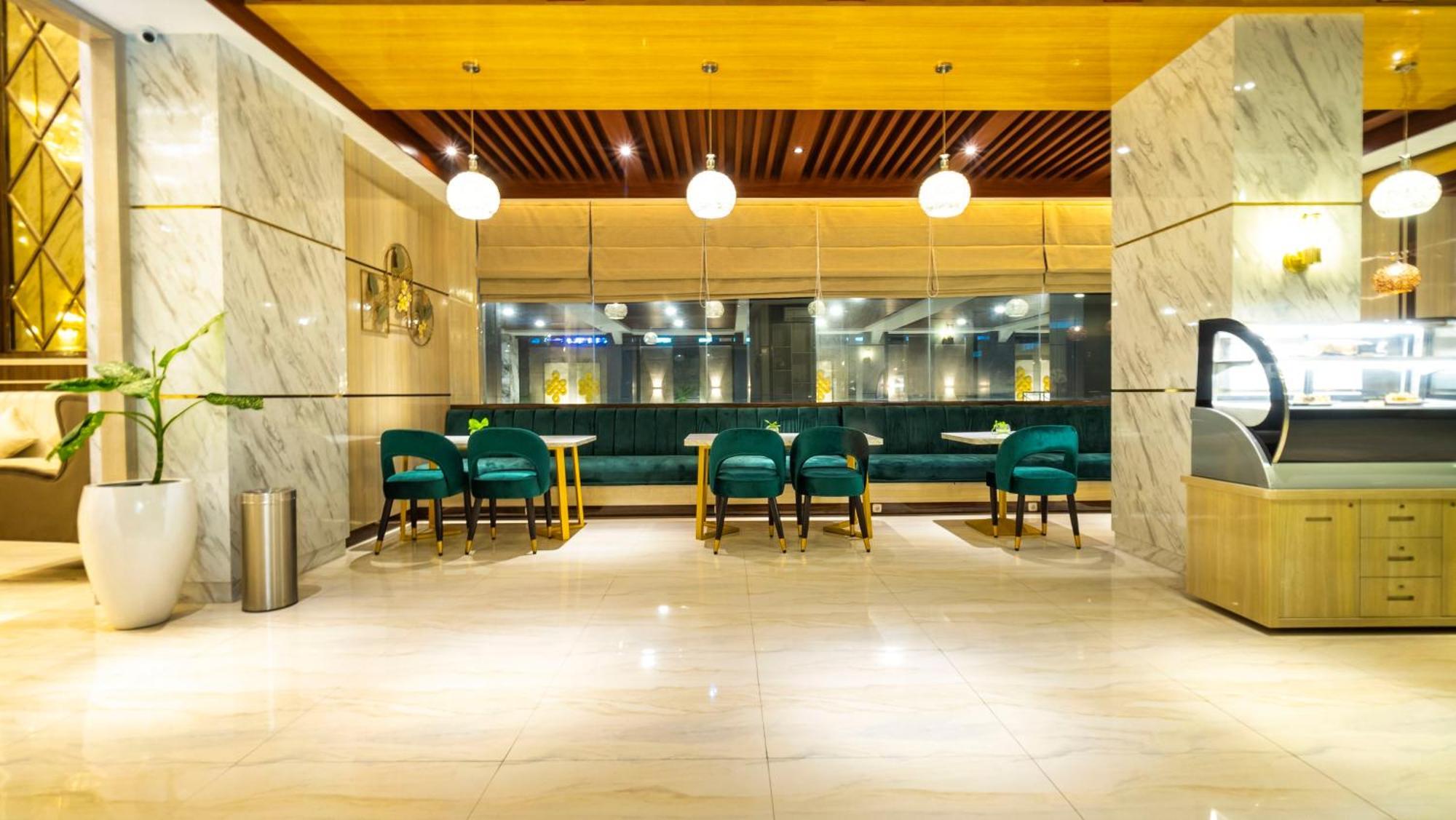 City Of Aventus Hotel - Denpasar Екстериор снимка