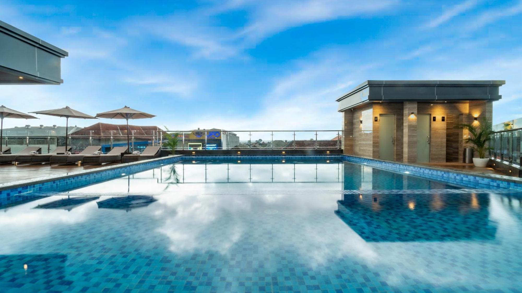 City Of Aventus Hotel - Denpasar Екстериор снимка