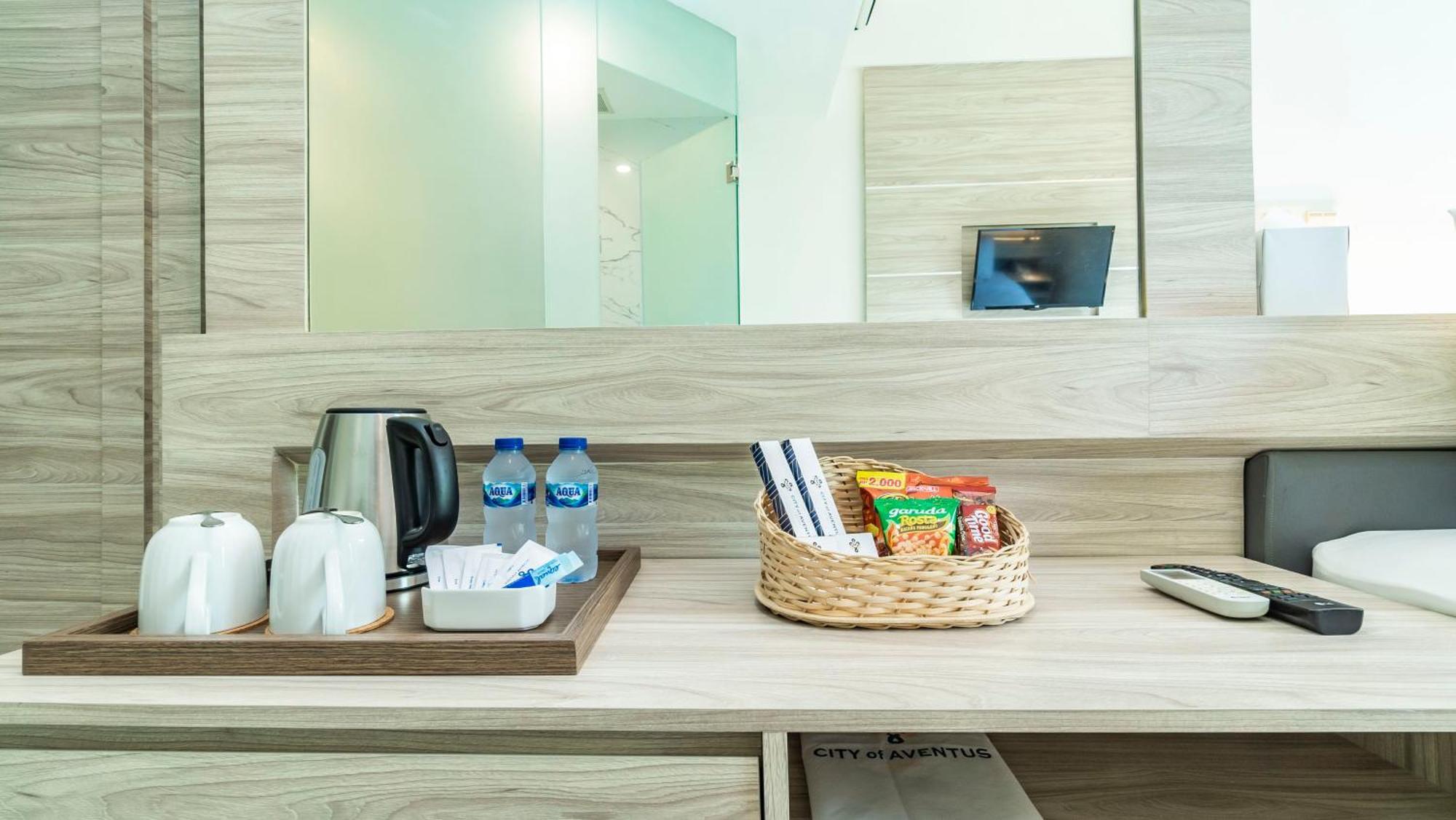 City Of Aventus Hotel - Denpasar Стая снимка